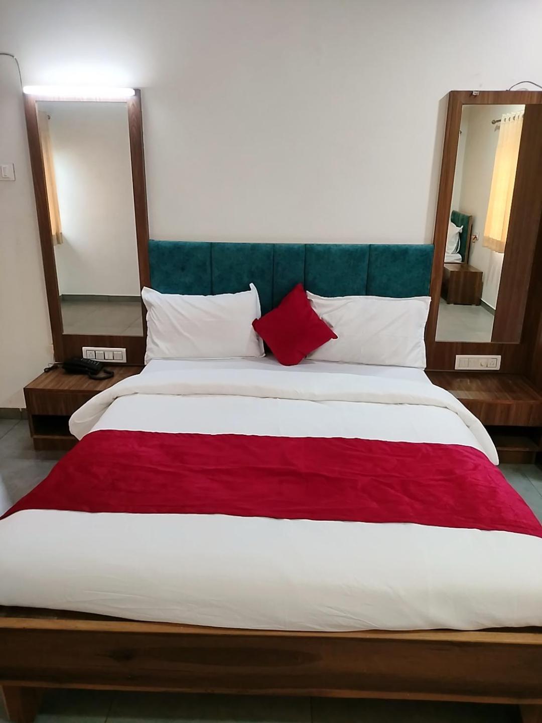 Golden Resort Igatpuri Kültér fotó